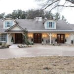 Ranch-Home-Design-blue-windows-shutters