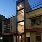 Toshima-long-and-narrow-house-sqeezed-between-buildings