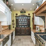kitchen-with-large-wlesh-dresser