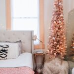 Cómo actualizar su decoración navideña con un árbol de Navidad de oro rosa