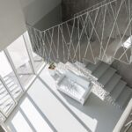 15 increíbles diseños de escaleras con barandillas de acero